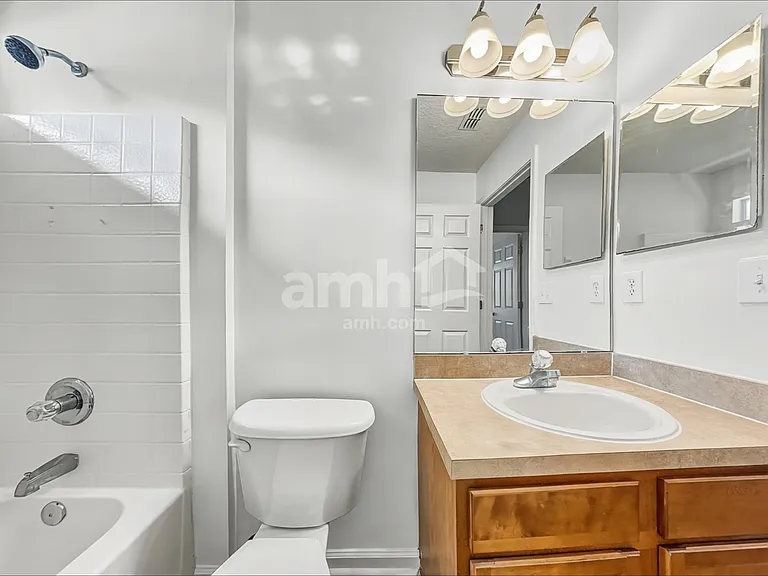 10008 Lancashire Dr — Photo 14