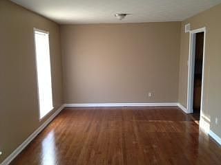 3rd image of 2836 Executive Dr
