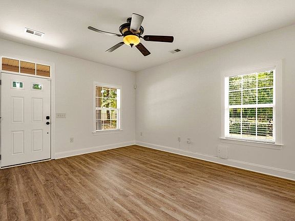 4th image of 209 Spencerswood Dr.