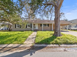 714 E 8th St, Crowley, LA 70526