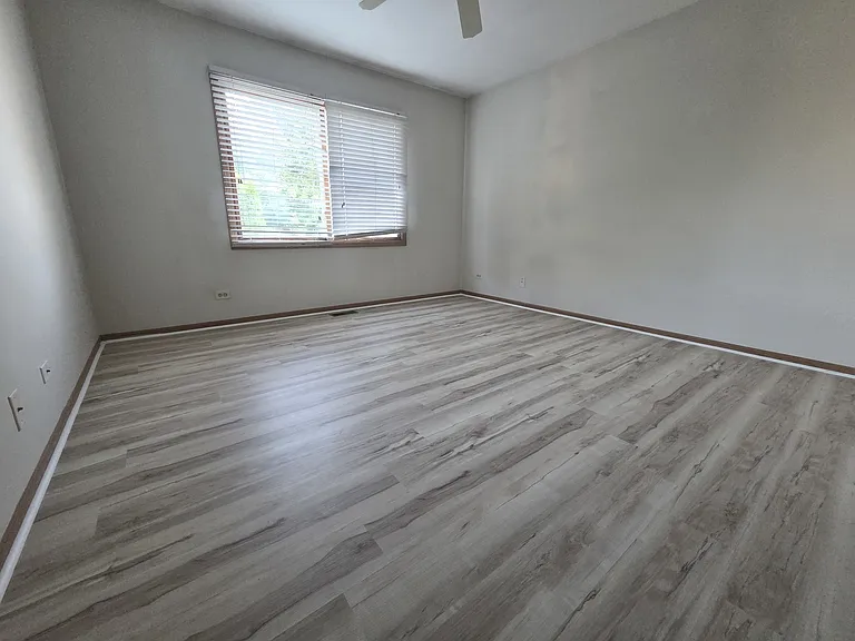 1485 Exeter Ln — Photo 10