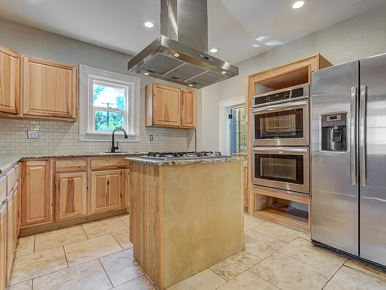 14 N Walnut St — Photo 6