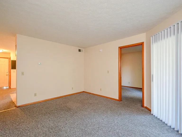 523 E Smith Ave — Photo 7
