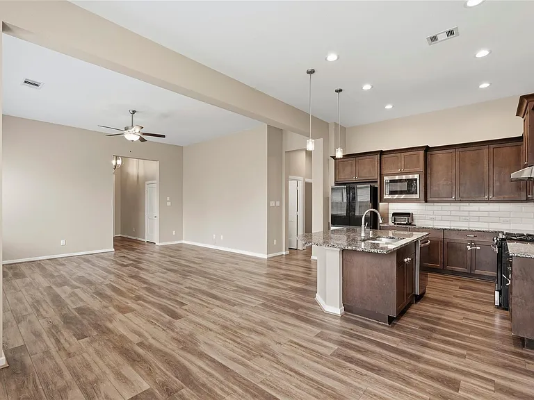 8422 Bay Orchard Dr — Photo 13