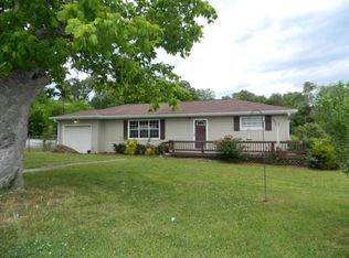 16 4th St, Trenton, GA 30752