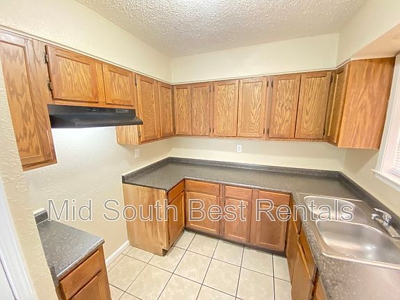 4th image of 2334 Daywood Ave