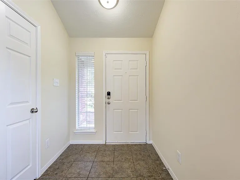 1403 Baychester Ln — Photo 1