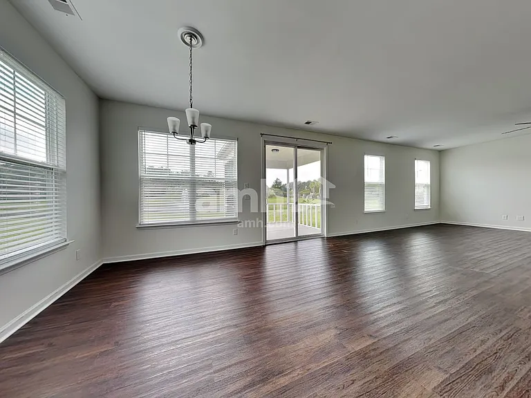103 Westover Dr — Photo 5