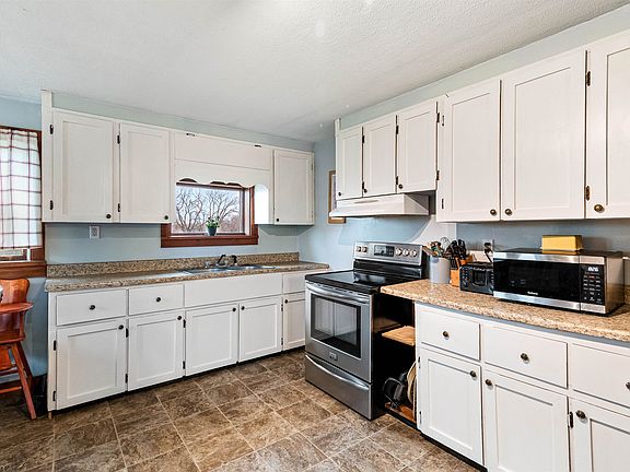 4th image of 67 Montagne Road
