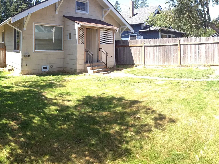 3004 Meridian St — Photo 3