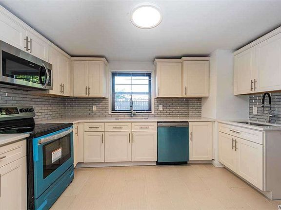 5th image of 9 Fairview Ave