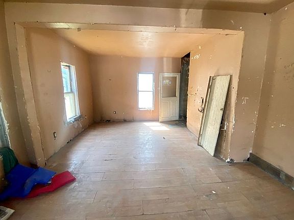 2nd image of 504 Water St