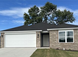 1601 Ace Ave, Gentry, AR 72734