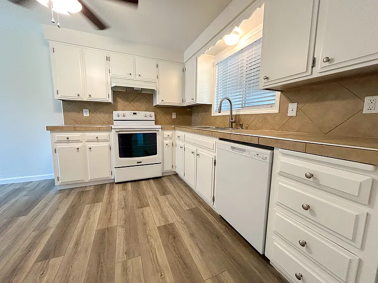 1488 Warbler Dr SE — Photo 6
