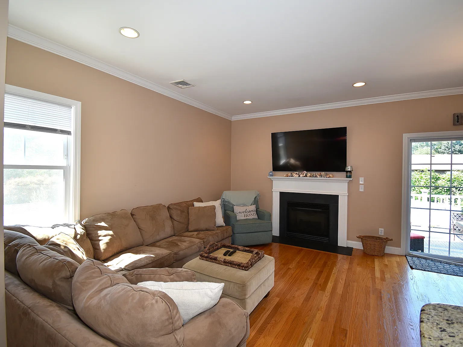 3 bed, 1850 sqft, $2,700 — Photo 4