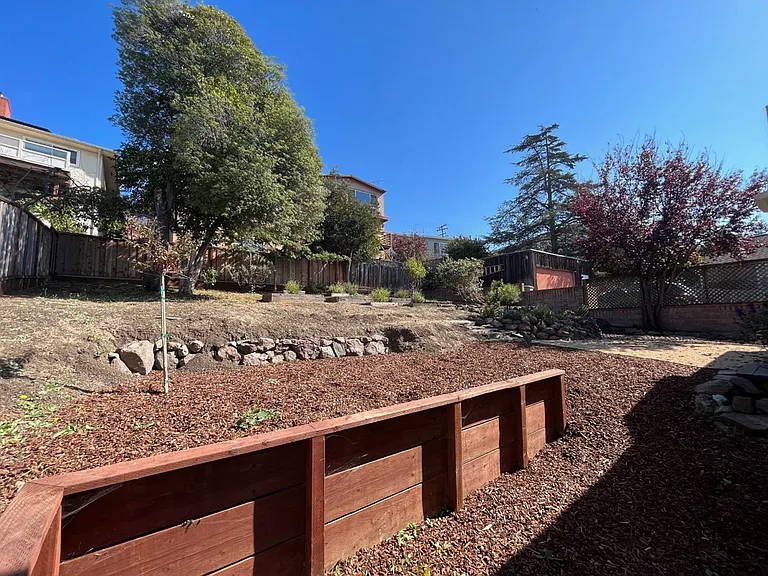 5685 Jordan Ave — Photo 29