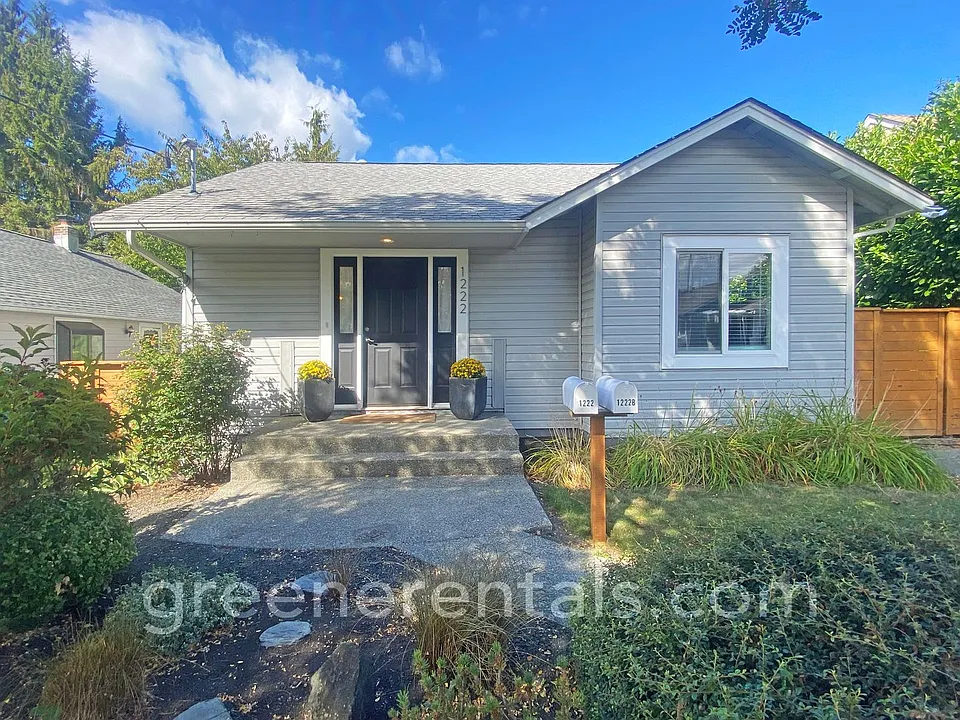 1222 9th Ave SE