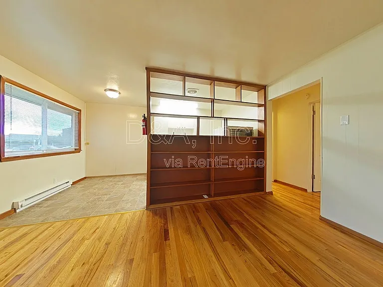 2526 NW Tyler Ave — Photo 4
