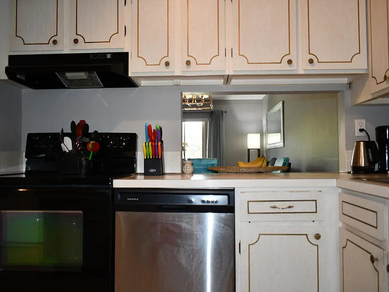 2721 Garden Dr N #202 — Photo 10