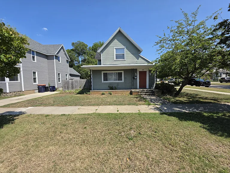 359 College Ave — Photo 12