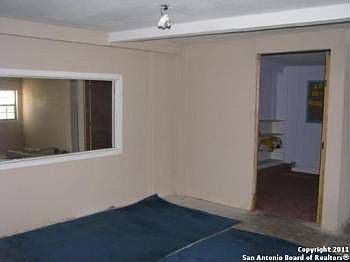 3rd image of 4610 Eldridge Ave
