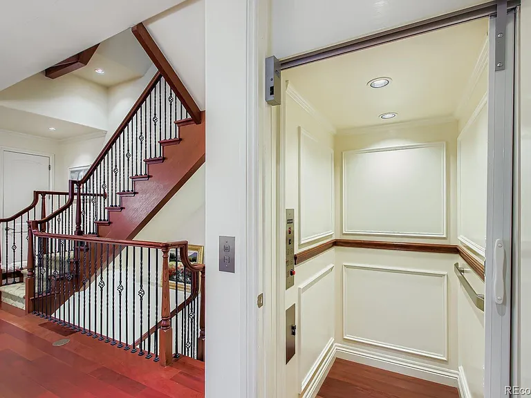 450 N Detroit St — Photo 25