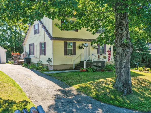 23 Pond Street, Bucksport, ME 04416