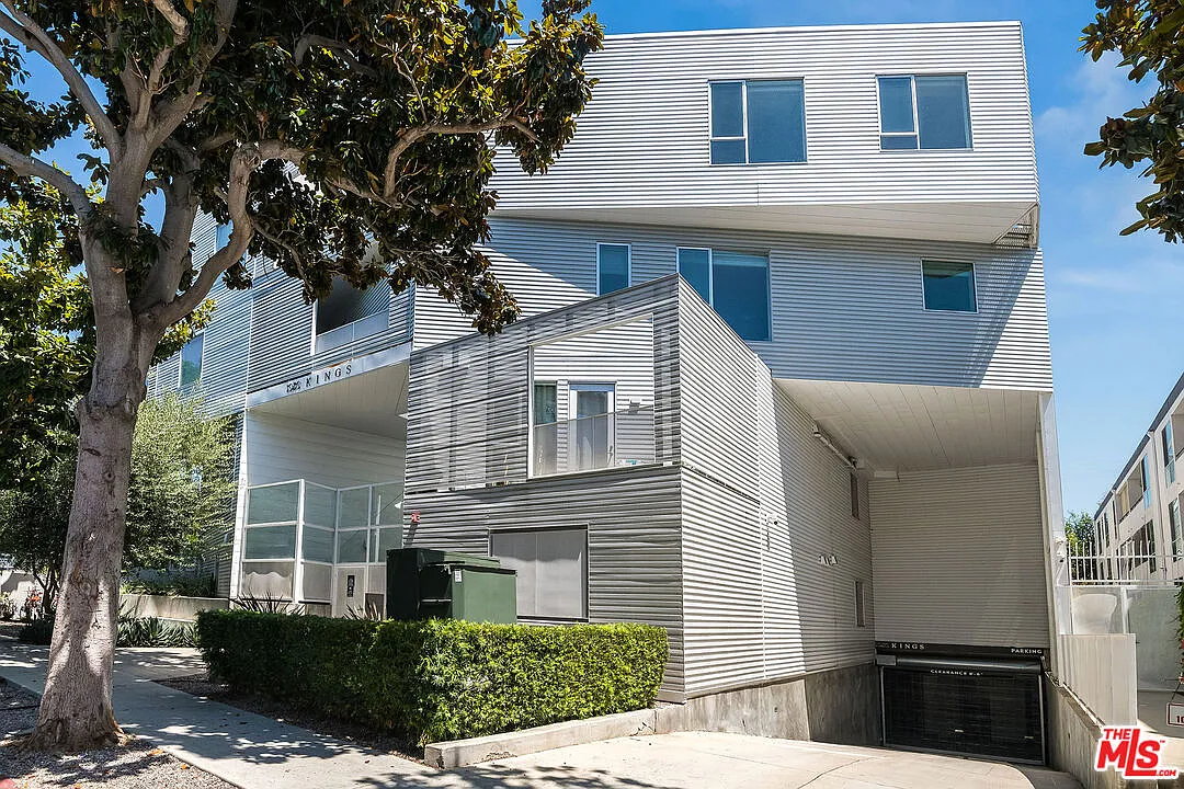 2 bed, 2.0 bath, 1100 sqft, $6,995 — Photo 1