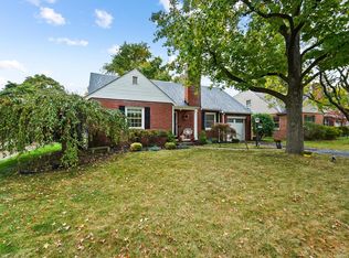 2212 Ridgeview Rd, Columbus, OH 43221