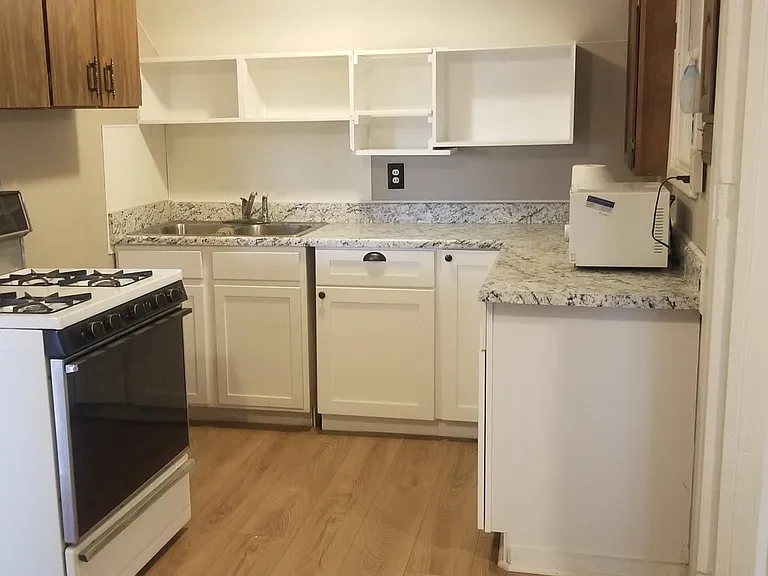 1024 W 1st St #3 — Photo 5