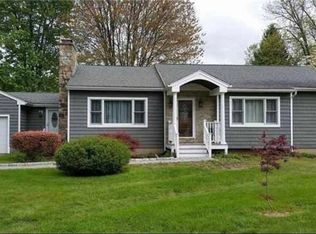 96 Lake Ave, Trumbull, CT 06611
