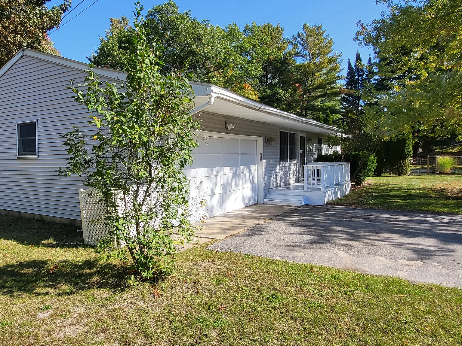1945 Pine Dr — Photo 4