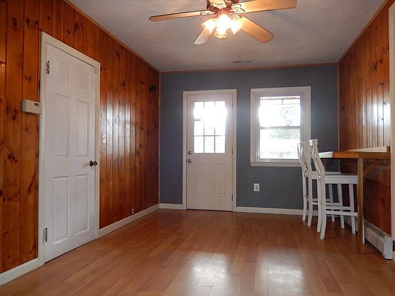 3rd image of 31 Forest Park Dr