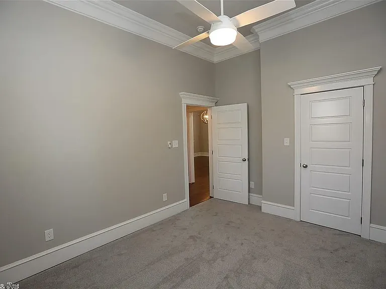 415 N Spruce St — Photo 11