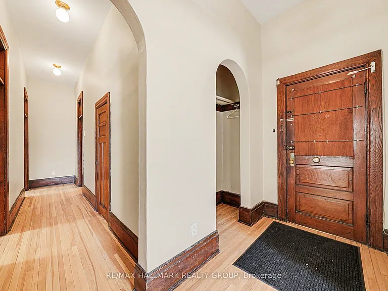 413 Elgin St #1 — Photo 4