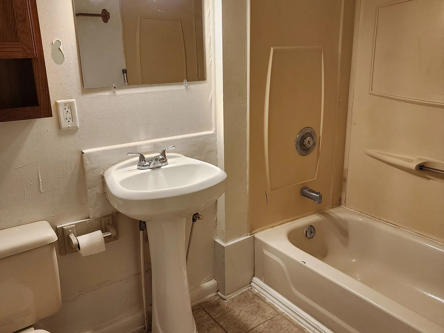 2 bed, 750 sqft, $1,025 — Photo 3