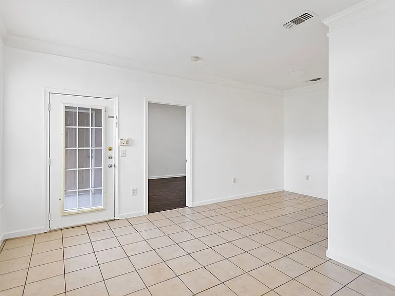 17906 Villa Creek Dr — Photo 3