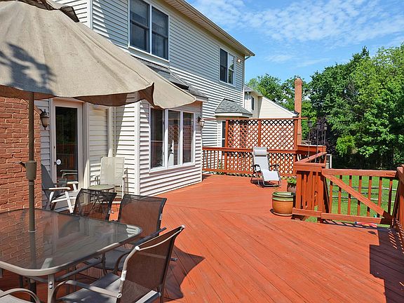 Expansive Rear Deck