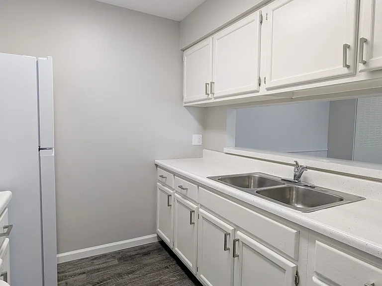 Copper Cove Apartments — Photo 50