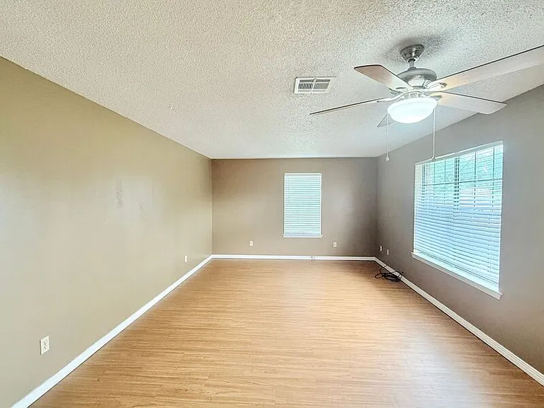 6101 Lake Joanne Dr — Photo 2