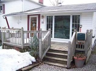 908 West Dr, Sheffield Lk, OH 44054