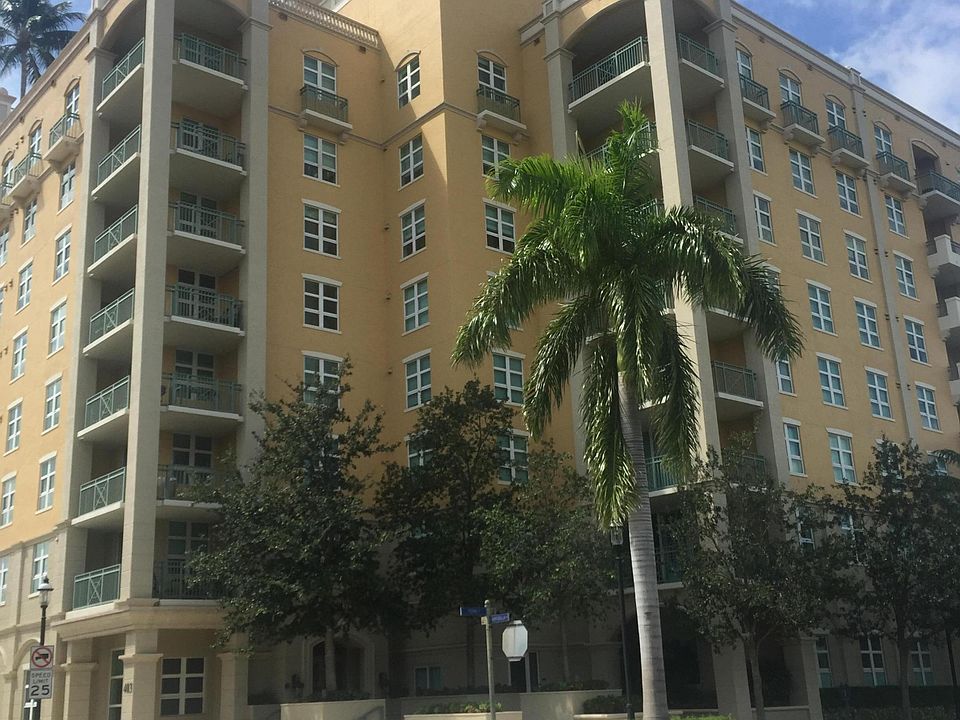 1st image of 403 S Sapodilla Avenue NE #305