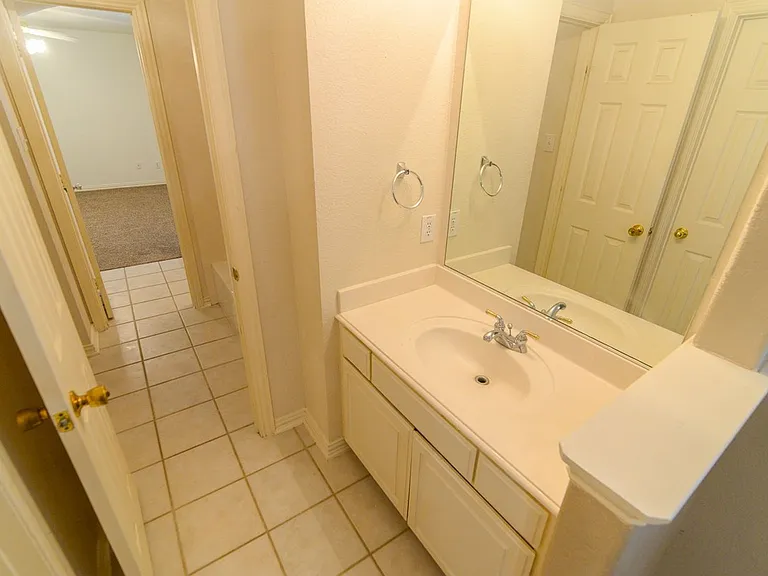 9605 Pinehurst Dr — Photo 11
