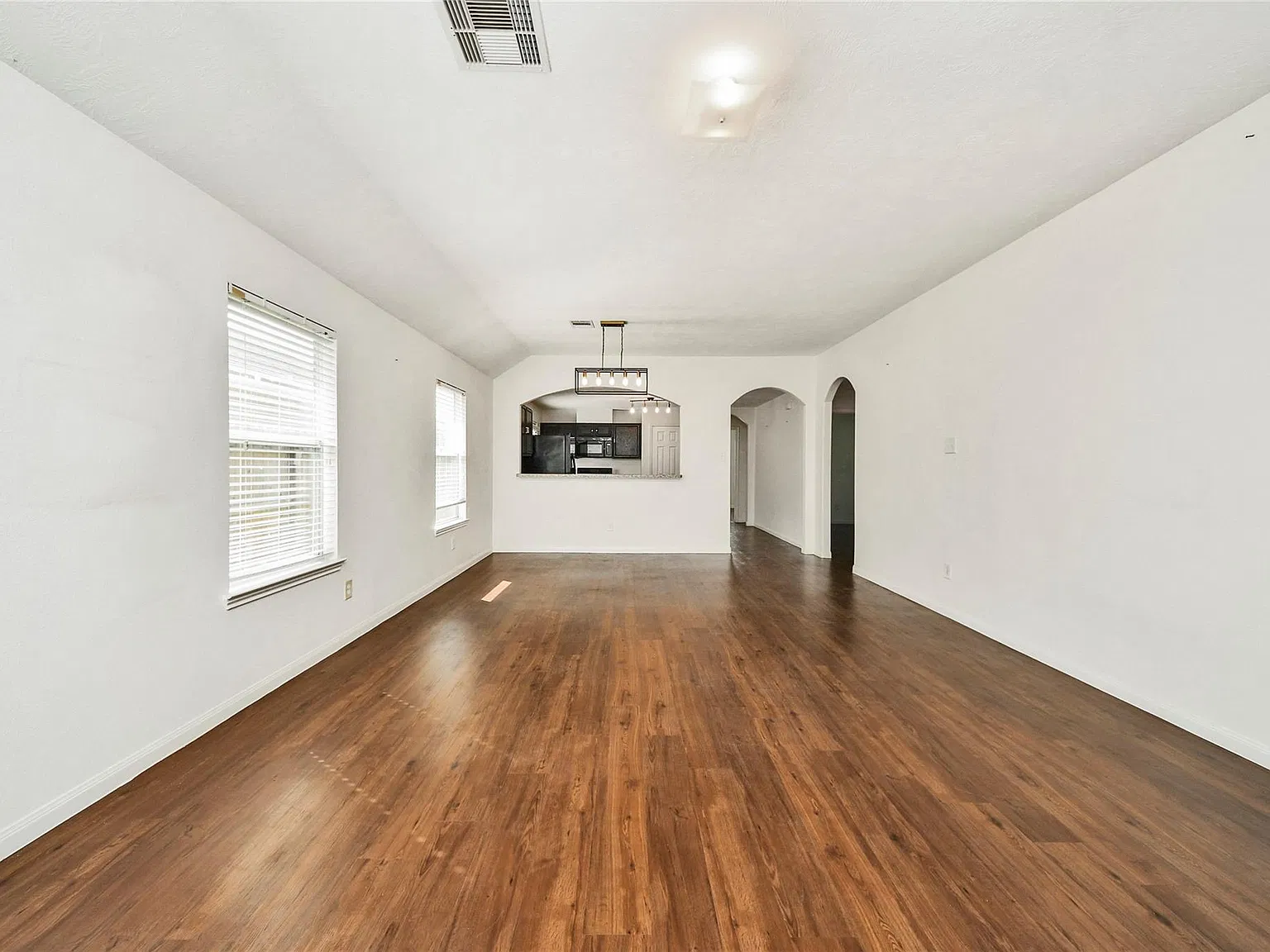 3 bed, 2.0 bath, 1440 sqft, $1,850 — Photo 4