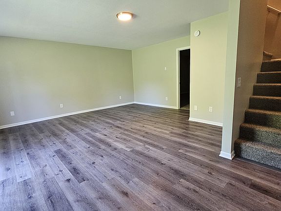 4th image of 421 S Plymouth St #B