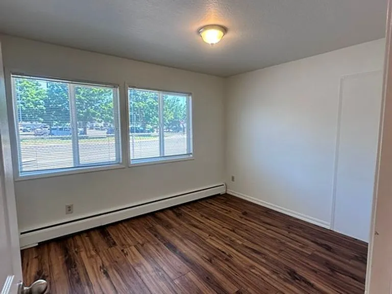 2544 Union St — Photo 40