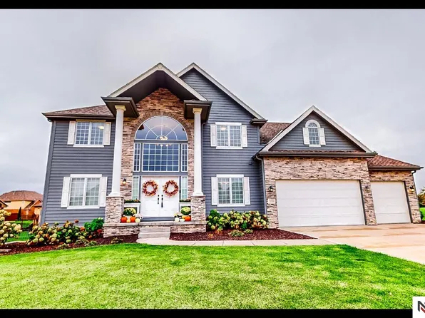 11557 Scott St, Omaha, NE 68142