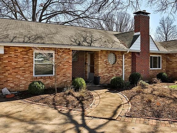 3rd image of 38 Montague Ct