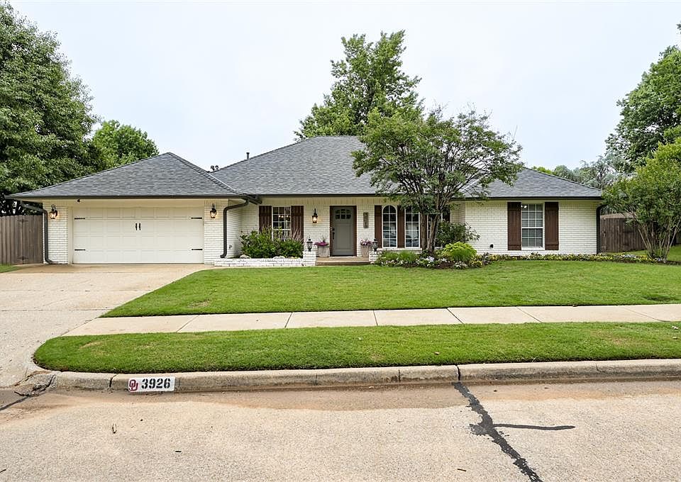 1st image of 3926 Warwick Dr