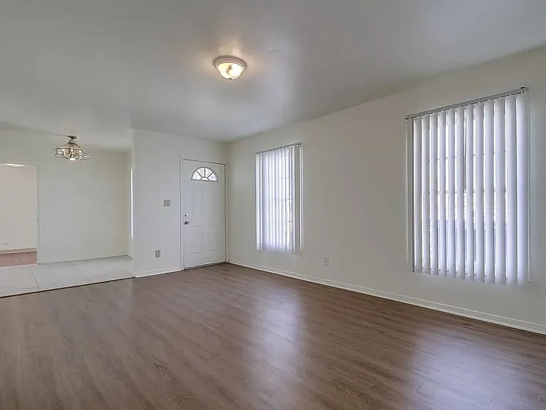 891 Elm Ave — Photo 37
